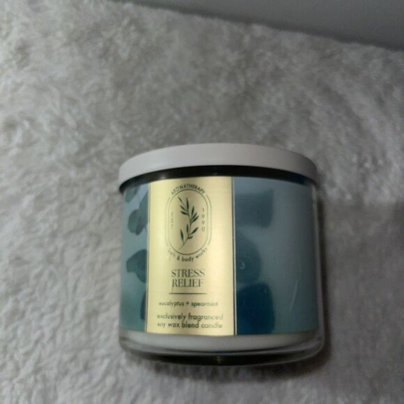 Bath & Body Works Aroma Stress Relief Eucalyptus Spearmint 3 Wick Candle Soy Wax - Picture 3 of 5